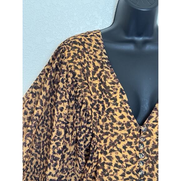 C/MEO Collective Leapark Dress Chiffon Long Sleeve Animal Print Flowy Feminine - Picture 9 of 15
